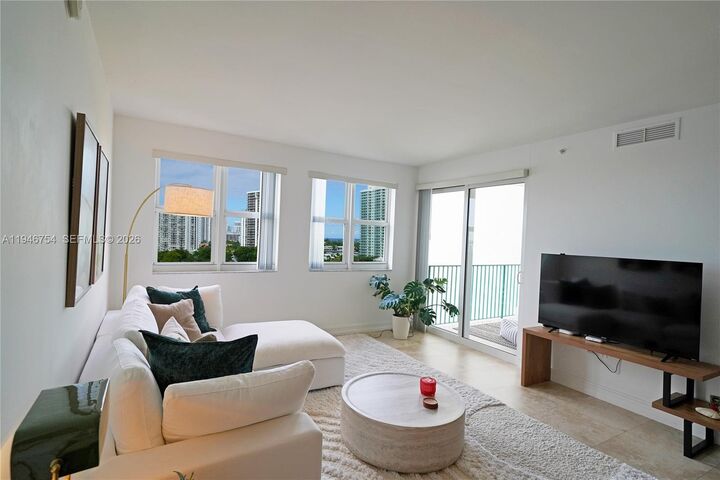 Property Photo: 20000 E Country Club Dr 1014 FL 33180