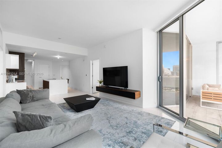 Property Photo: 851 NE 1st Ave 1008 FL 33132