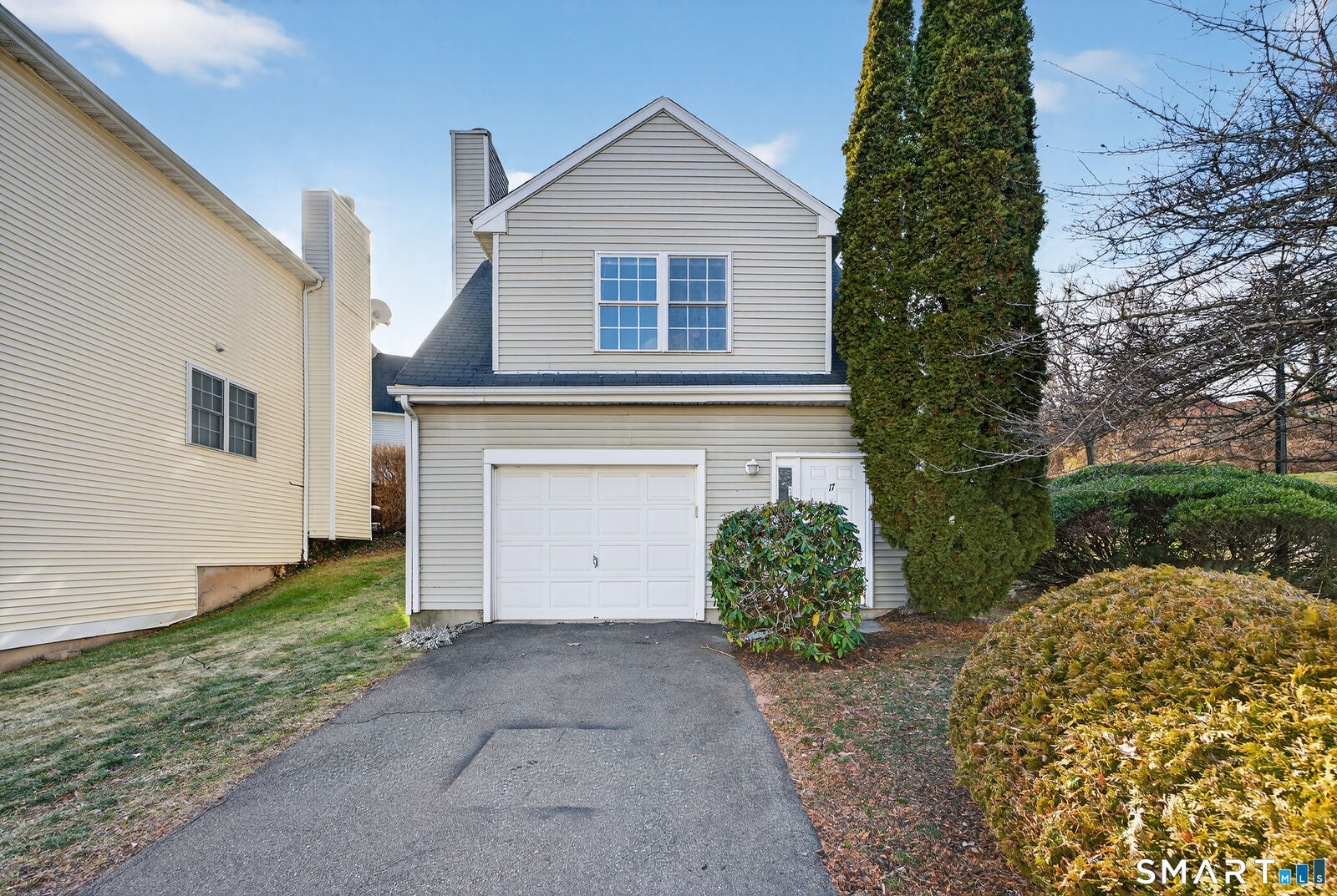 Property Photo:  2390 State Street L17c  CT 06517 