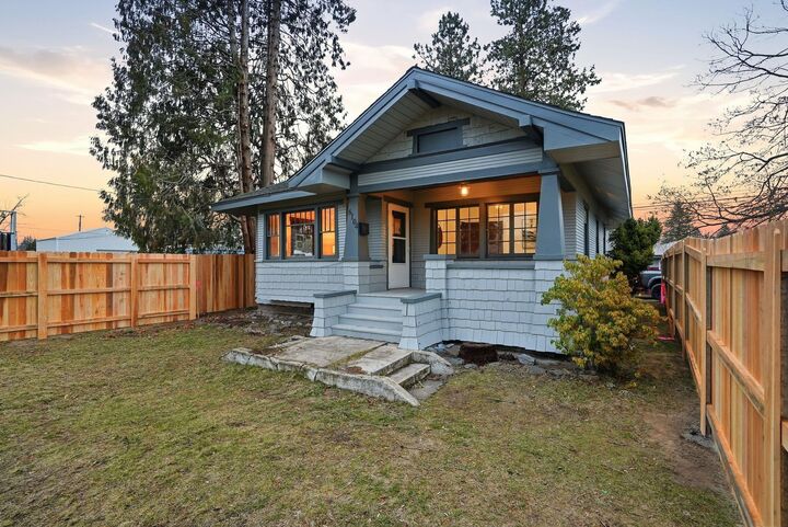 Property Photo: 6104 N Stevens St WA 99205