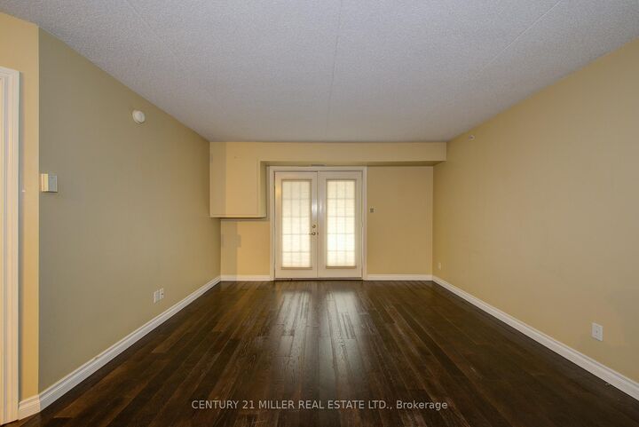 Photo de la propriété:  1451 Walkers Line 206  ON L7M 4P1 