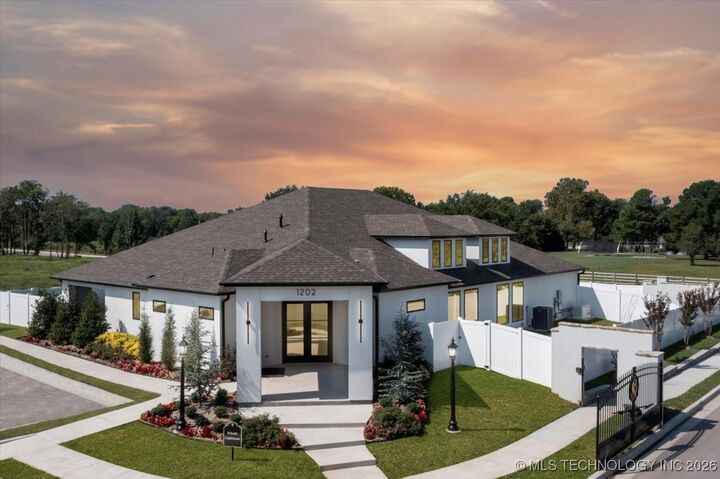 Property Photo:  1225 N 72nd Street  OK 74014 