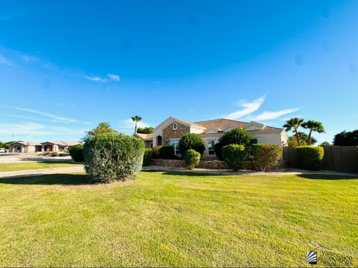 Property Photo:  4825 E 47 St  AZ 85365 