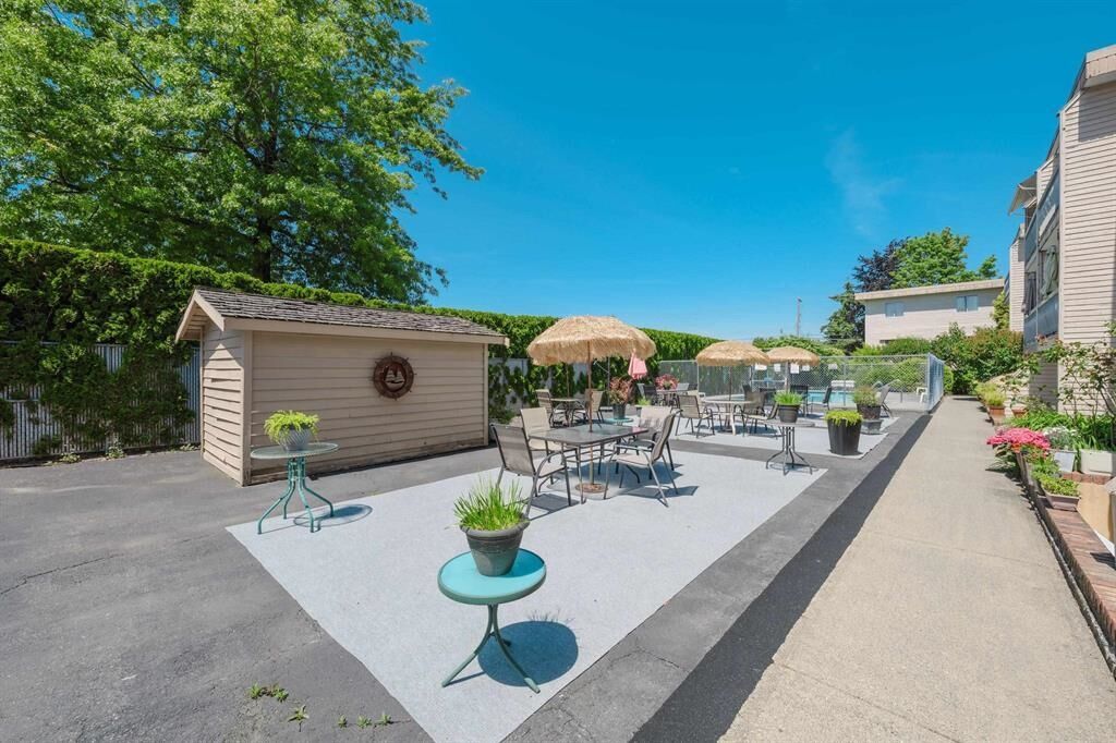 Property Photo:  11806 88 Avenue 123  BC V4C 3C5 