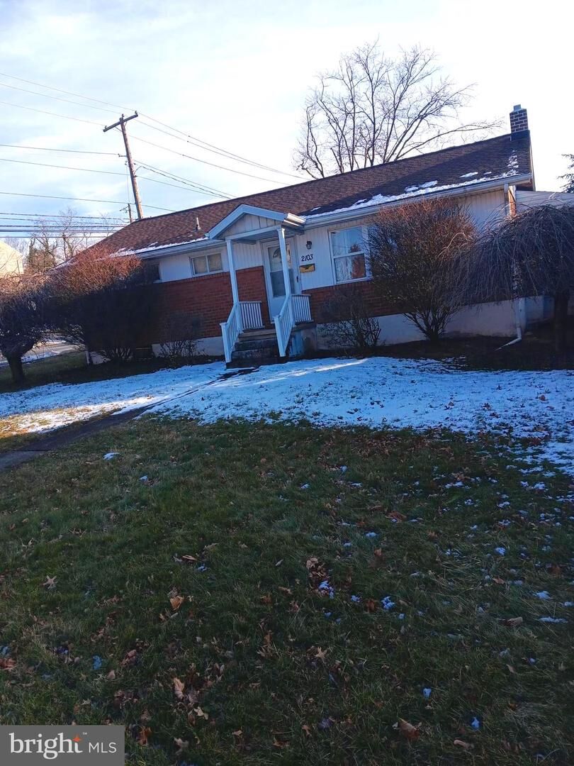 Property Photo:  2103 Logan Street  PA 17011 