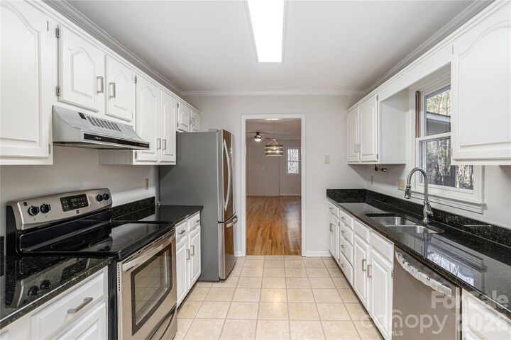 Property Photo:  55 English Ivy Lane  NC 28790 