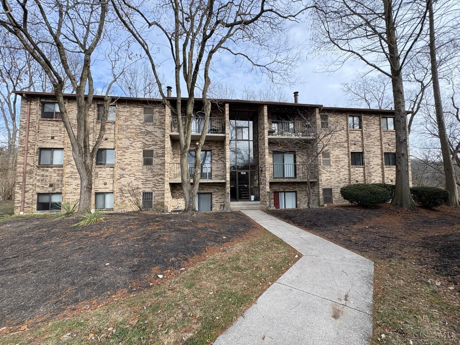 Property Photo:  7215 Creekview Drive  OH 45247 