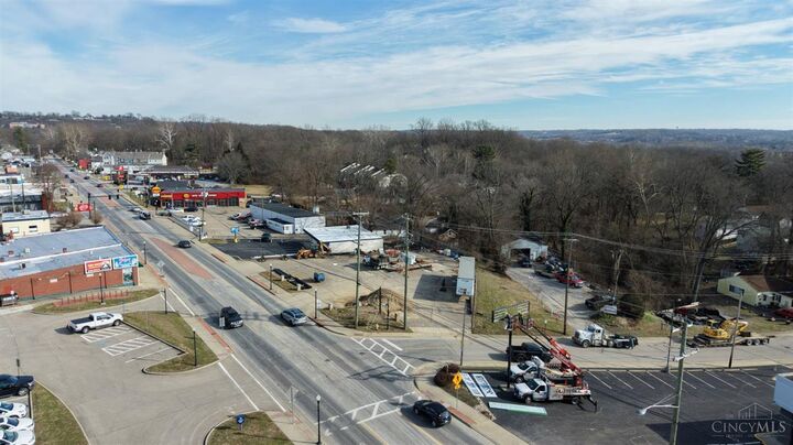 Property Photo:  6001 Wooster Pike  OH 45227 