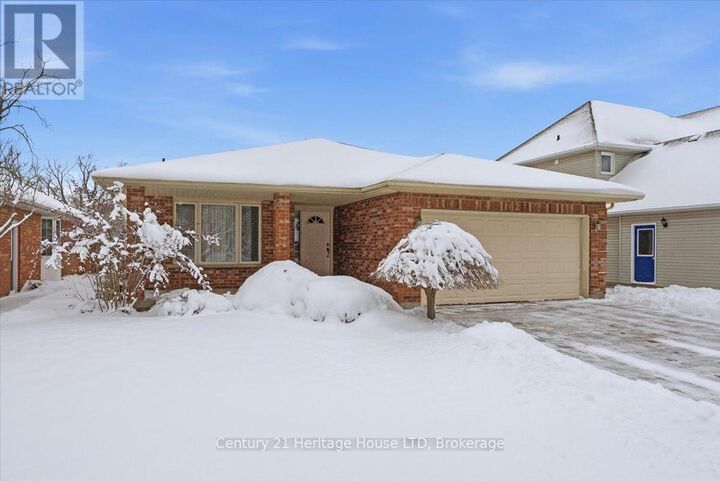 Photo de la propriété: 102 Wellandvale Drive ON L3C 7C7