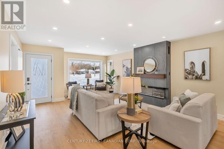 Property Photo: 375 Colville Boulevard ON N6K 2J4