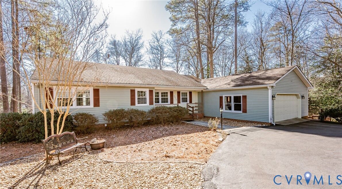 Property Photo:  3419 S Hairpin Drive  VA 23141 