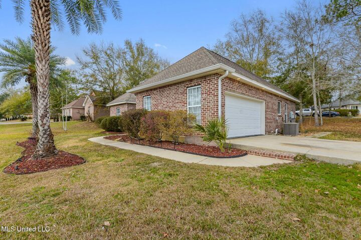 Property Photo:  67183 E Diamondhead Drive  MS 39525 