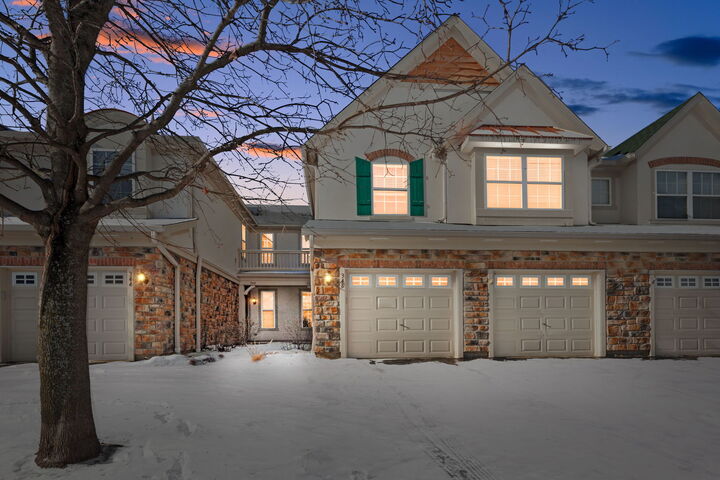 Property Photo:  346 Bay Tree Circle  IL 60061 