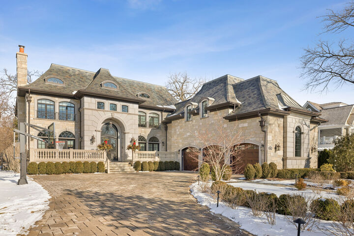 Property Photo:  321 E 9th Street  IL 60521 