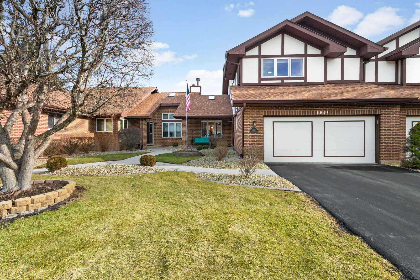 Property Photo:  8951 Silverdale Drive 2B  IL 60462 