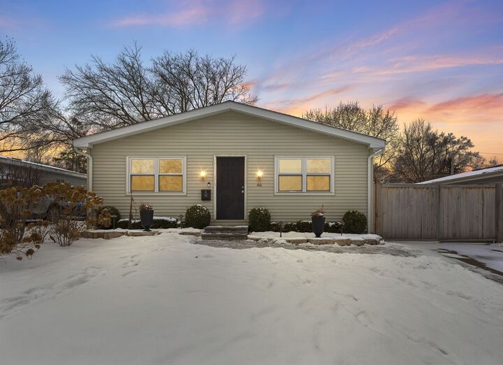 Property Photo: 46 N Ridgemoor Avenue IL 60060