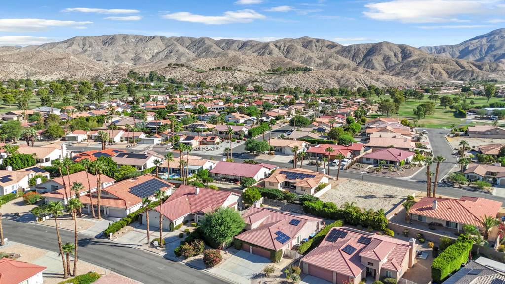 Property Photo:  9520 Ekwanok Drive  CA 92240 