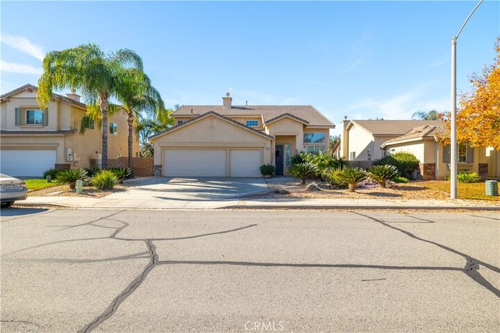 Property Photo:  27075 Comet View Court  CA 92585 