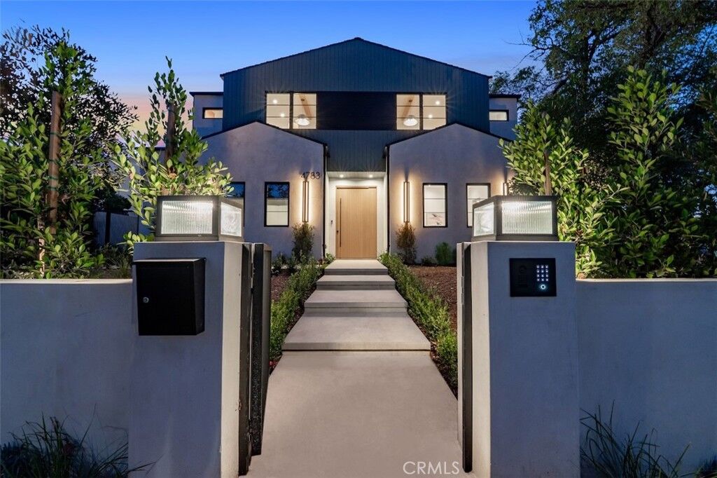 Property Photo:  4783 Firmament Avenue  CA 91423 