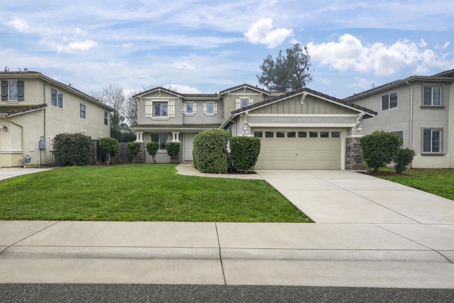 Property Photo:  961 Silverton Circle  CA 95648 