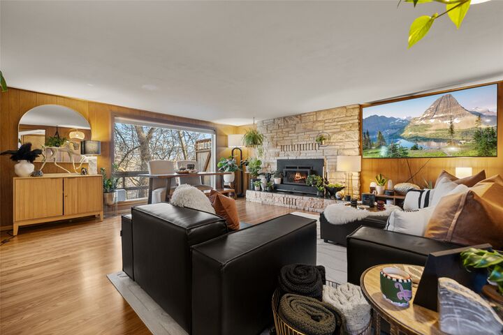 Property Photo:  1519 Woodland Avenue  MT 59901 