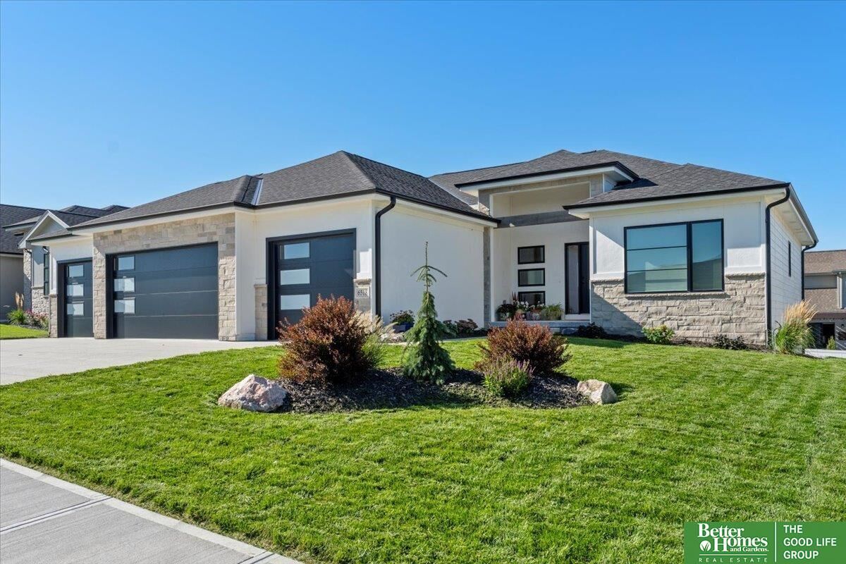 Property Photo: 6518 S 208th Avenue NE 68022