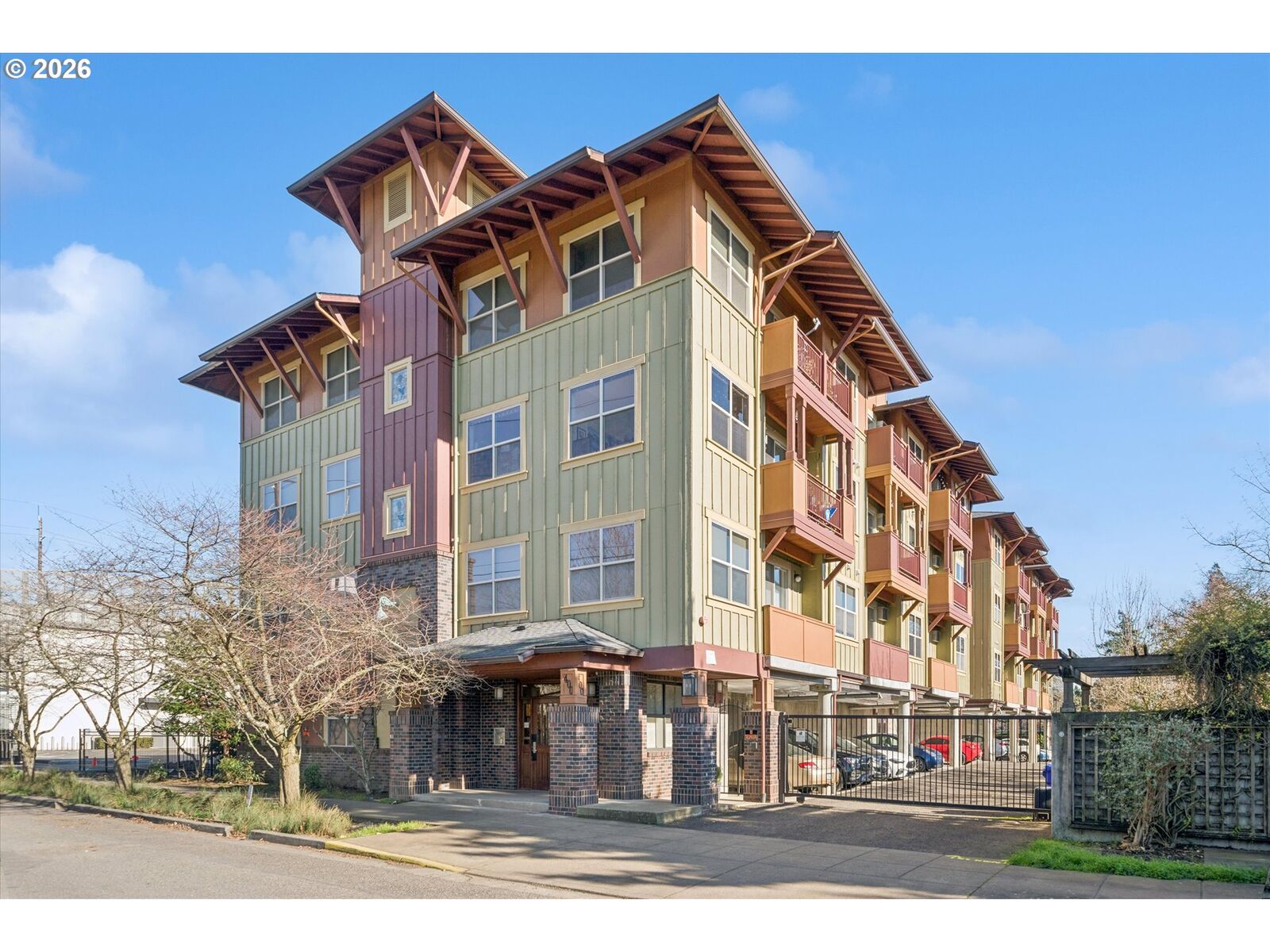 Property Photo: 400 NE 100th Ave 406 OR 97220