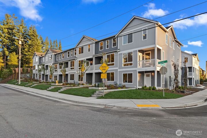 Property Photo:  7027  Rainier Drive H  WA 98203 