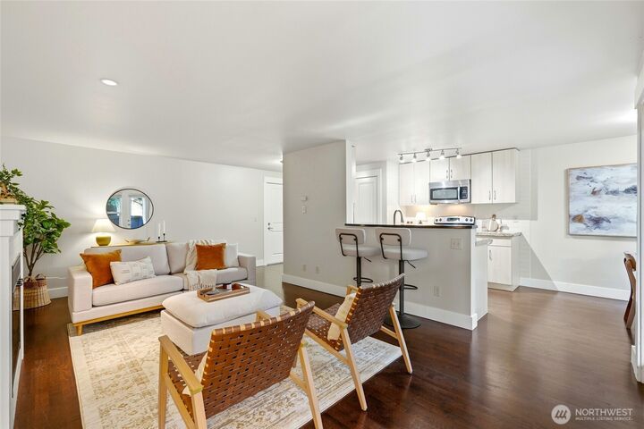 Property Photo:  22910  90th Avenue W D105  WA 98026 