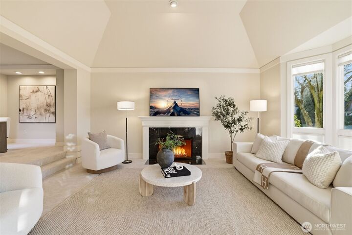 Property Photo:  1778  Bellevue Way NE  WA 98004 