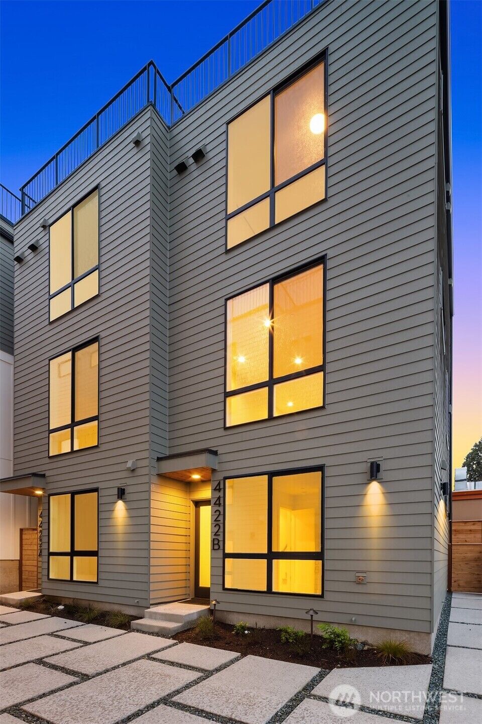 Property Photo:  4418  1st Avenue NE A  WA 98105 