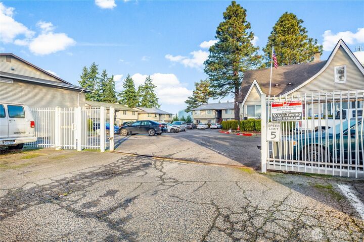 Property Photo:  3030 S 216 Street E  WA 98198 
