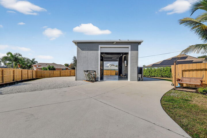 Property Photo:  375 SW Alcan Drive  FL 34953 