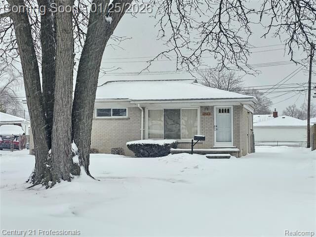 Property Photo: 6582 Sterling Court MI 48135