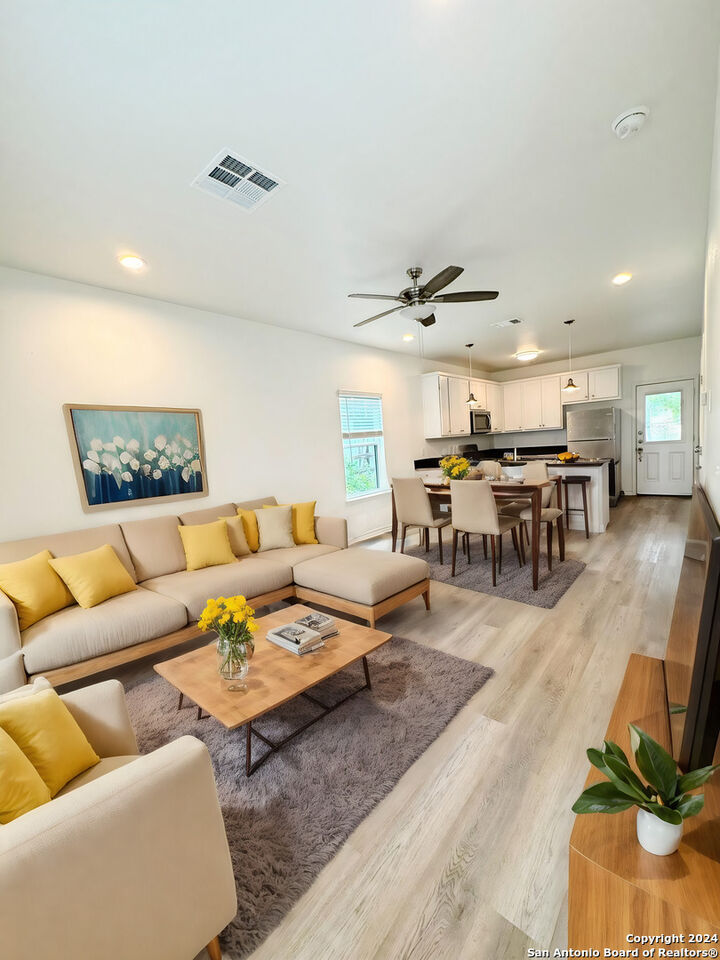 Property Photo:  707 Runnels Ave 101  TX 78208 