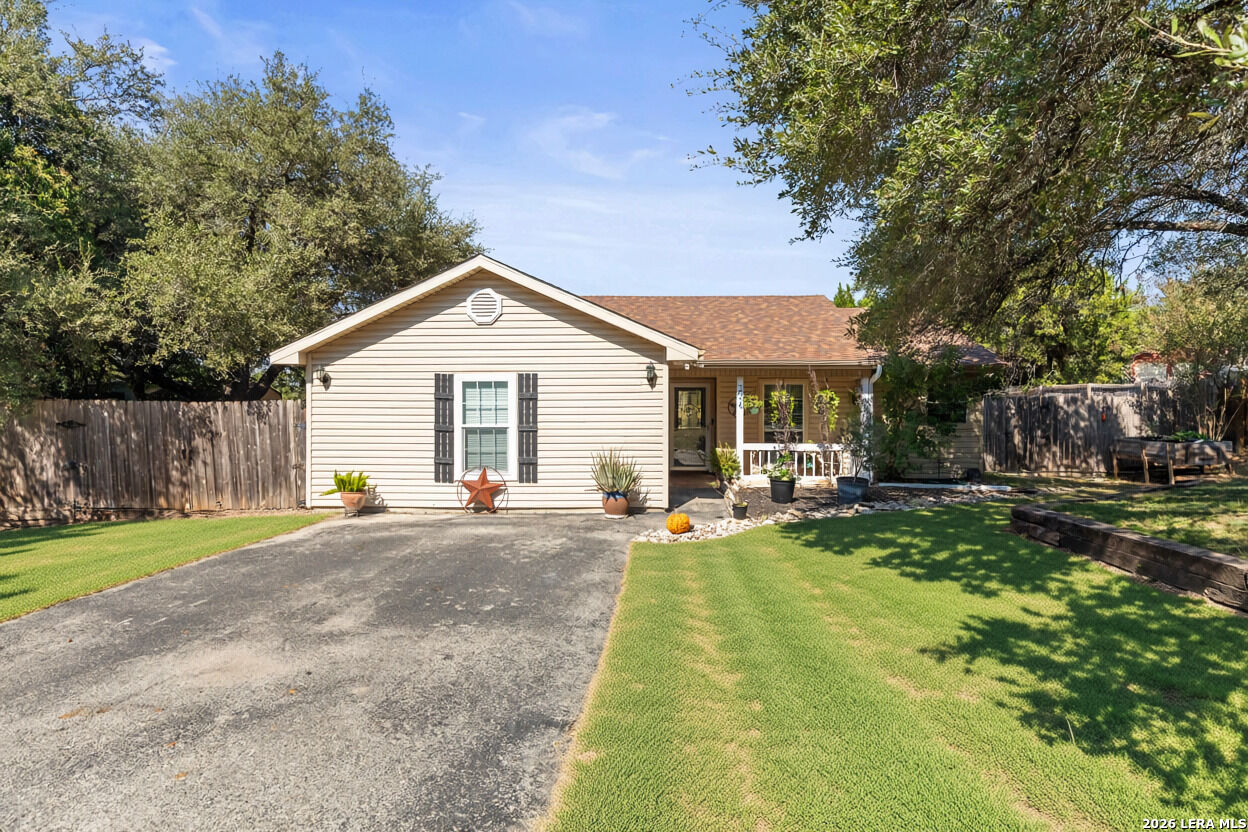 Property Photo:  204 Lake Park  TX 78133 