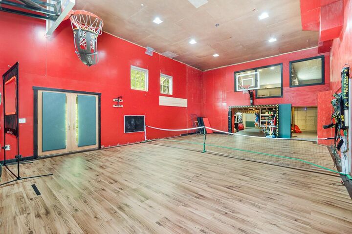 Property Photo: 1753 Cove Circle IN 47025