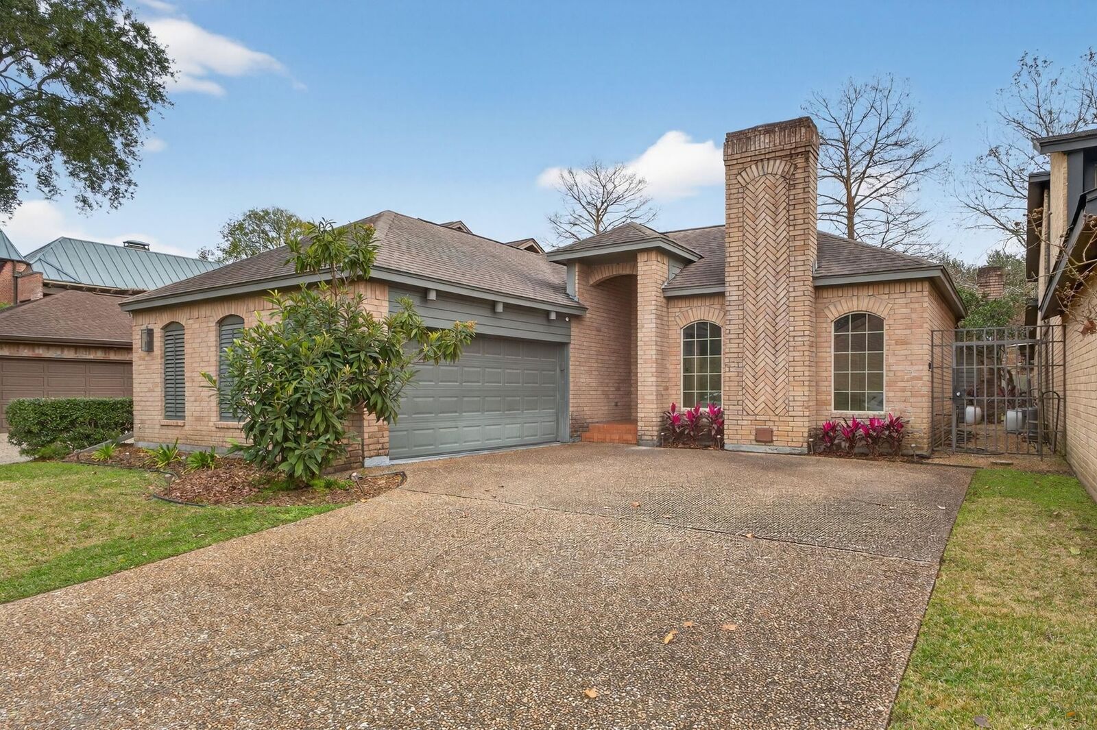 Property Photo:  150 Summerwood St.  TX 77706 