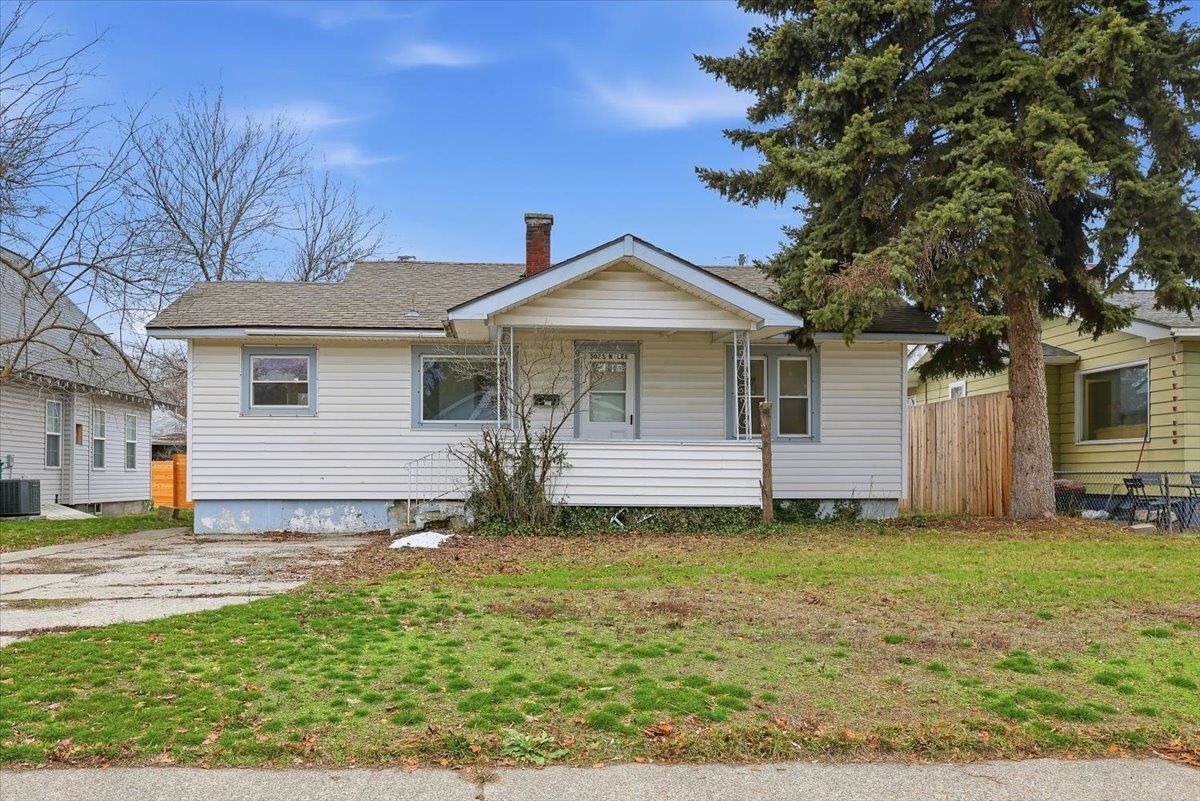 Property Photo:  5023 N Lee St  WA 99207 