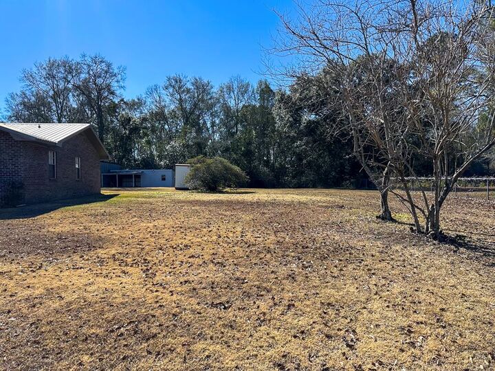 Property Photo: 4082 E Cottonwood Rd AL 36301