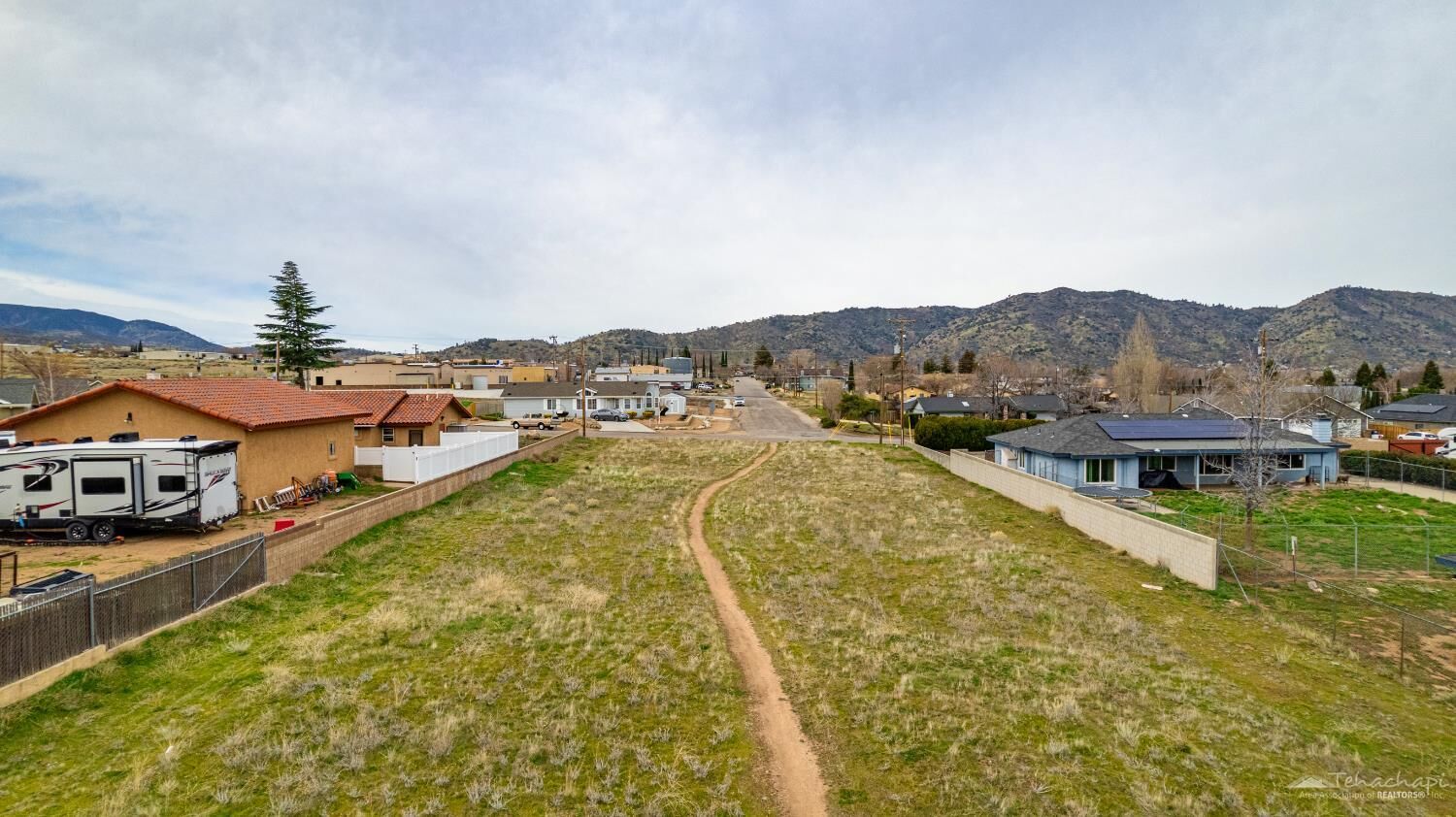 Property Photo:  21020 Angel Street  CA 93561 