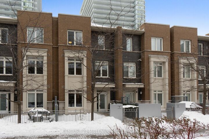 Property Photo:  370 Square One Drive 7  ON L5B 0E6 