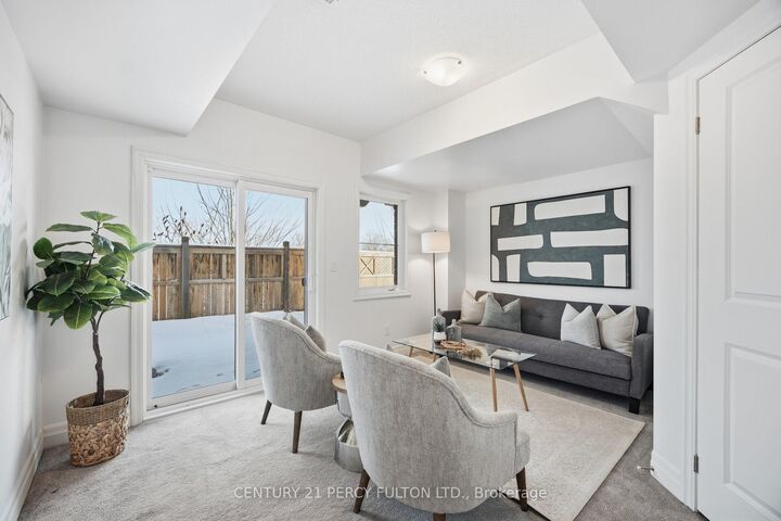 Photo de la propriété:  384 Arctic Red Drive 2  ON L1L 0M5 