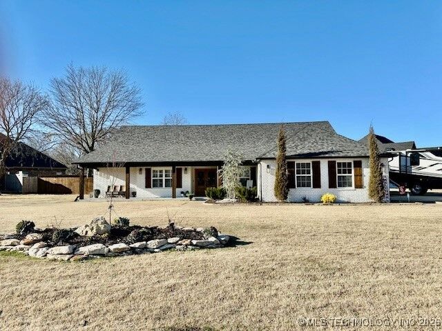 Property Photo: 3806 Club View Drive OK 74403