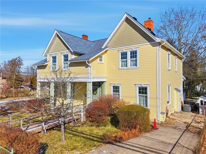Property Photo:  701 Bank Street  PA 15017 