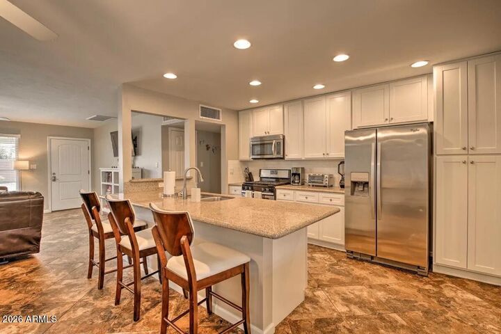 Property Photo:  609 S Priest Drive  AZ 85281 