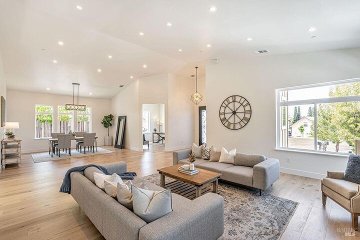 Property Photo:  2022 Stony Oak Court  CA 95403 