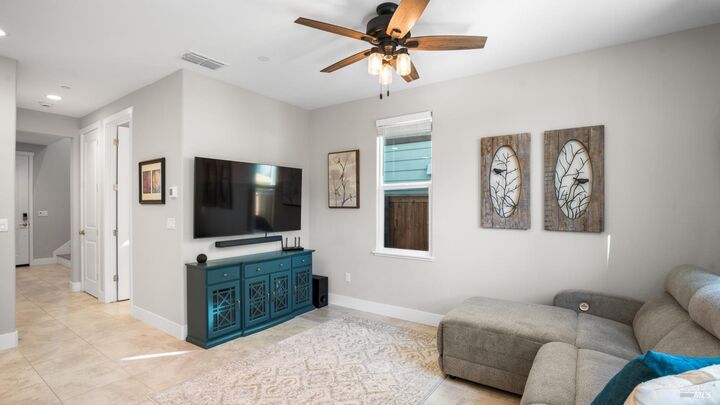 Property Photo:  1212 Del Rancho Way  CA 94954 