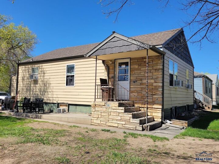 Property Photo: 219 E Monroe St SD 57701