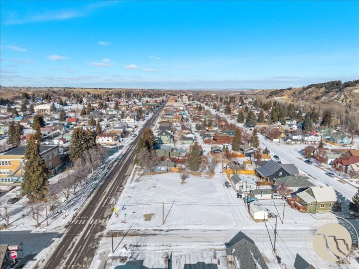 Property Photo: 524 S Broadway Avenue S MT 59068